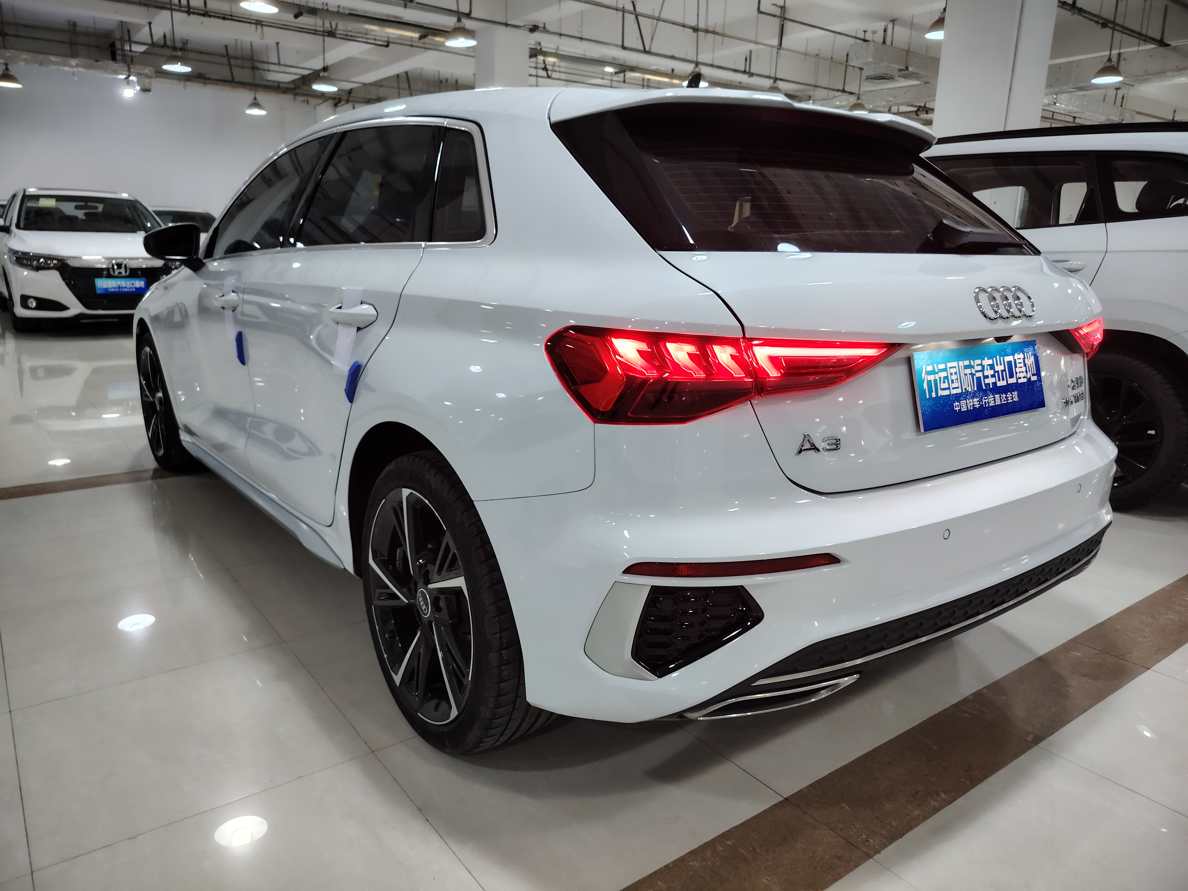 AUDI FV7148LADCG