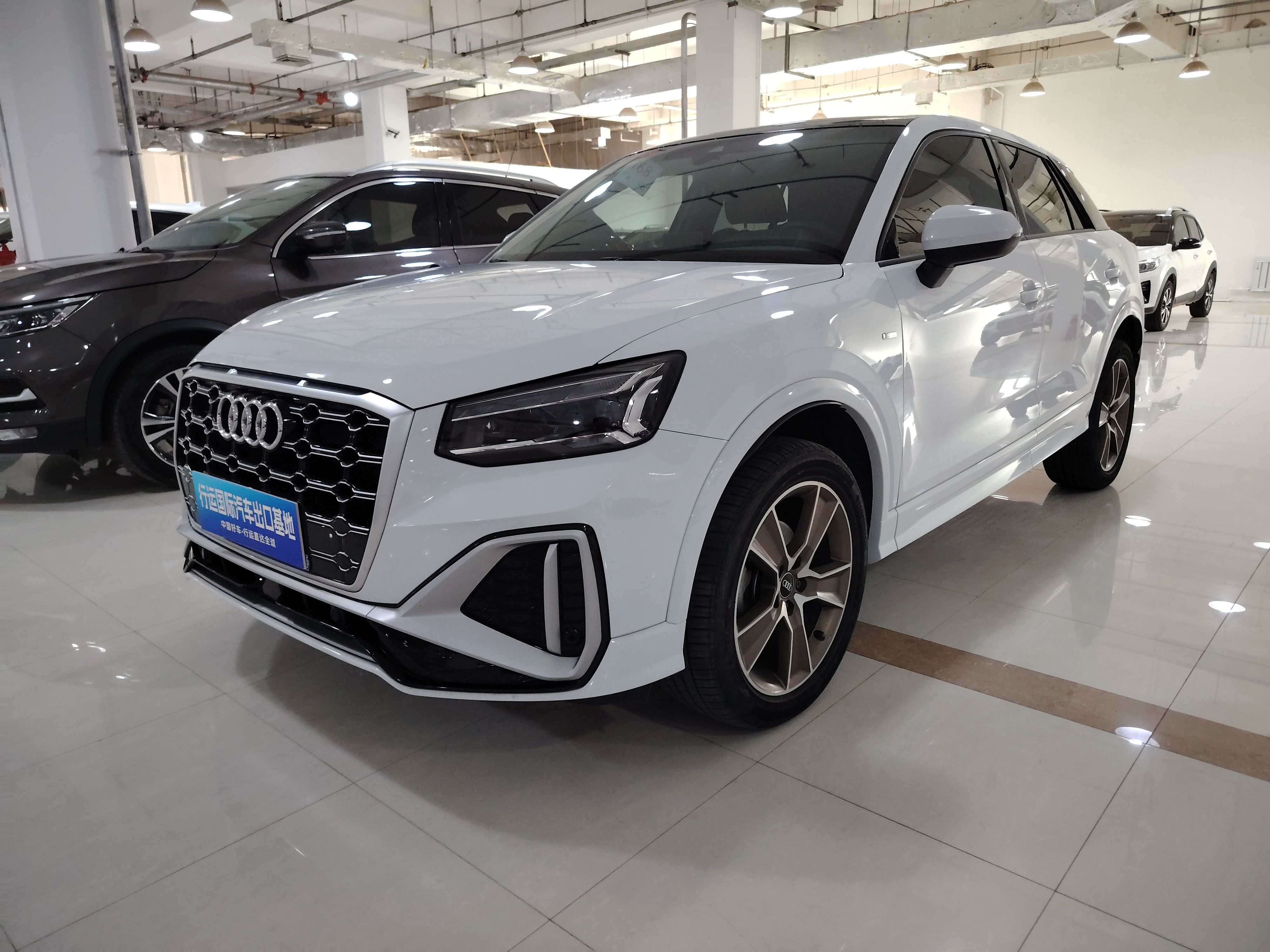 Audi Q2L